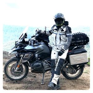 Meet your Posher, Gregory